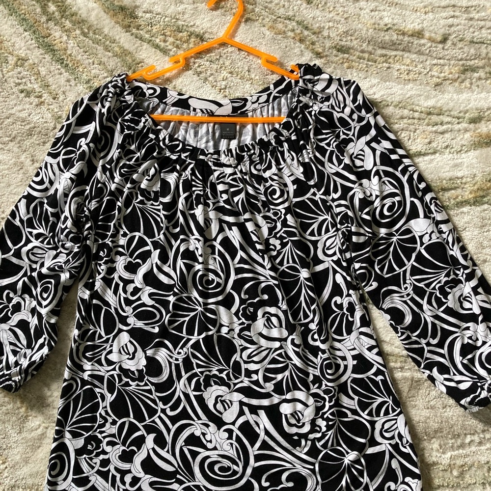Black and White Ruched 3/4 Sleeve Blouse